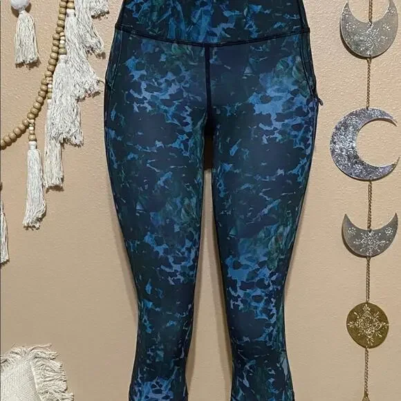 Lululemon leggings - Picture 3 of 9
